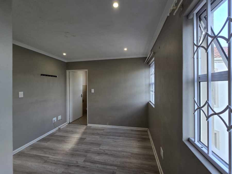 To Let 2 Bedroom Property for Rent in Gordons Bay Central Western Cape